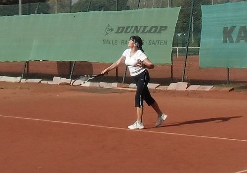 Regina mit Vorhandknaller