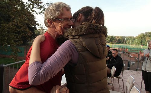 Für Elisa auch und einmal drücken