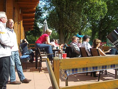 Die Zuschauer im VIP-Bereich